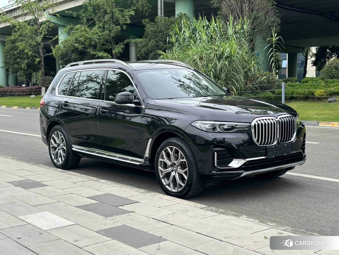 BMW X7 2021 Черный из Китая, фото 4