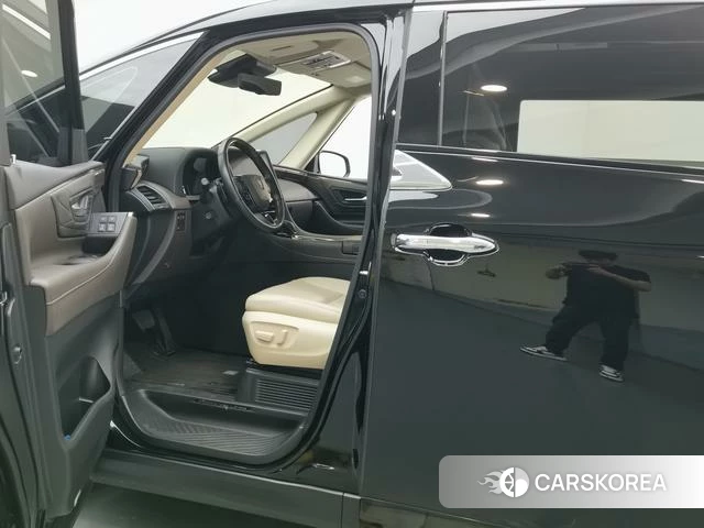Toyota Vellfire 2024 Черный из Китая, фото 4