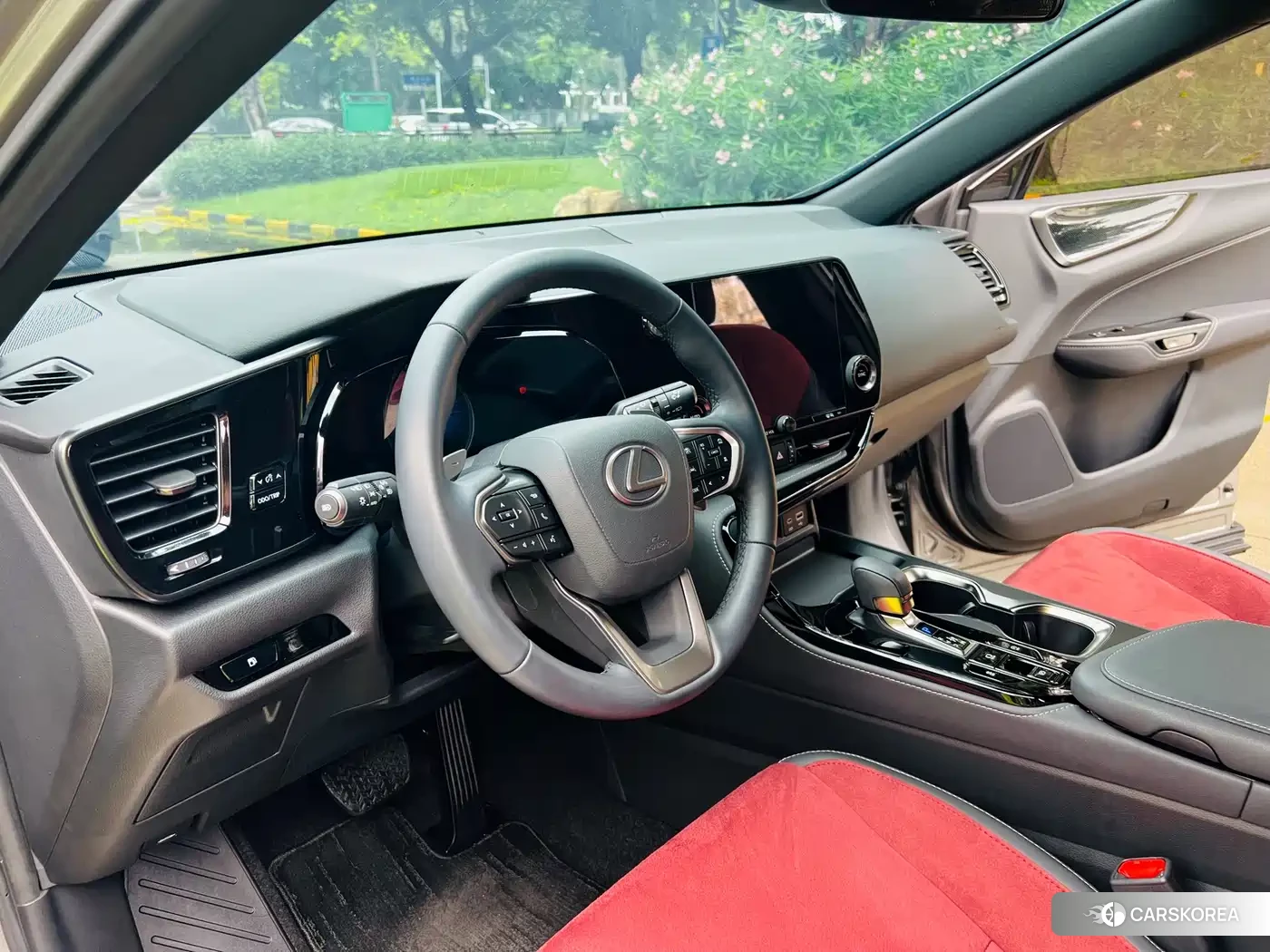 Lexus NX 2024 Silver/gray из Китая, фото 4