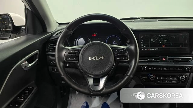 Kia Niro Plus 2022 Белый из Кореи, фото 4
