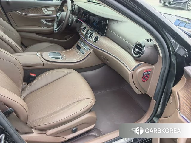 Mercedes-Benz E-Class 2023 Черный из Китая, фото 4