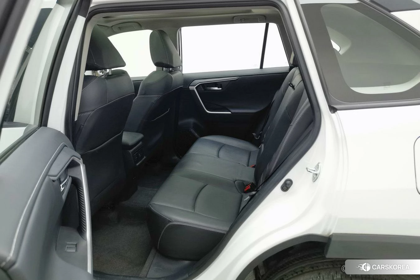 Toyota RAV4 2023 Белый из Китая, фото 4