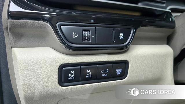 Kia The New Carnival 4th Generation 2025 Серебристо-серый из Кореи, фото 4
