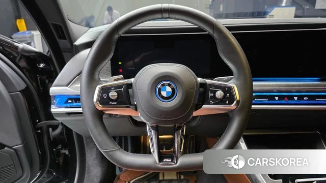 BMW i7 (G70) 2023 Черный из Кореи, фото 4