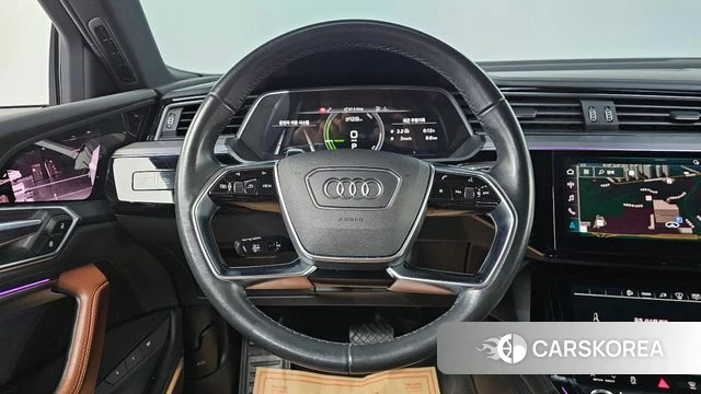 Audi e-Tron 2021 Белый из Кореи, фото 4
