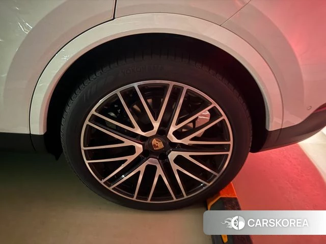 Porsche Cayenne (PO536) 2025 Белый из Кореи, фото 4