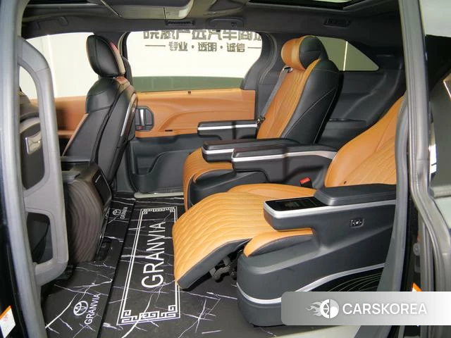 Toyota Granvia 2023 Черный из Китая, фото 4