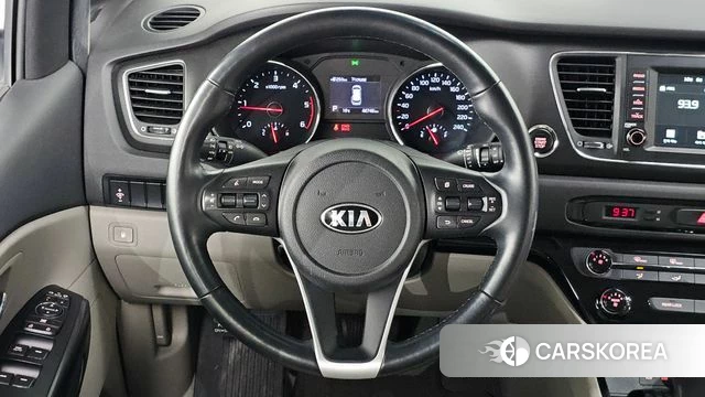 Kia The New Carnival 2018 Серебряный из Кореи, фото 4