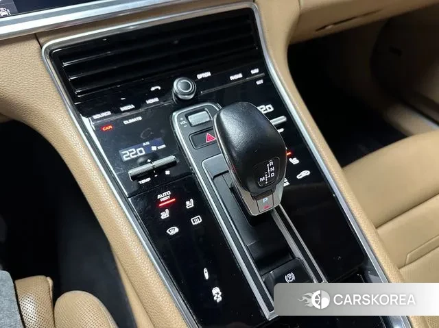 Porsche Panamera (971) 2018 Белый из Кореи, фото 4