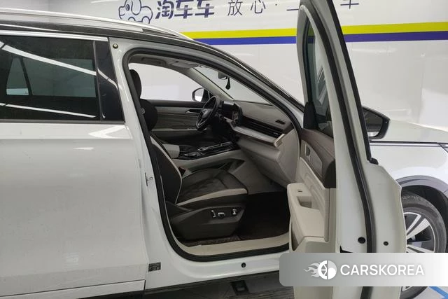 Volkswagen Tavendor 2023 Белый из Китая, фото 4