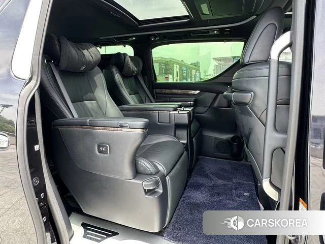 Toyota Vellfire 2023 Черный из Китая, фото 4