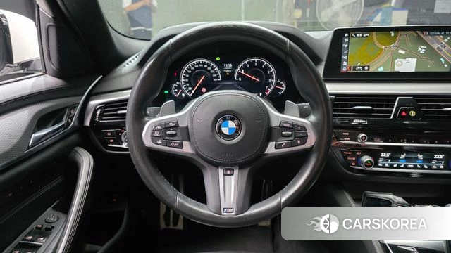 BMW 5 Series (G30) 2018 Белый из Кореи, фото 4