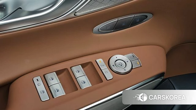 Genesis GV70 2025 Белый из Кореи, фото 4