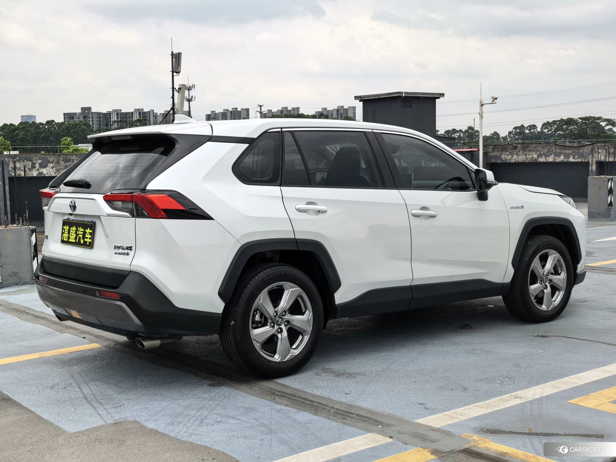 Toyota RAV4 2022 Белый из Китая, фото 4
