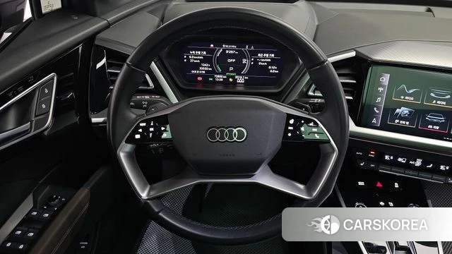 Audi Q4 e-Tron (F4) 2022 Серебристо-серый из Кореи, фото 4