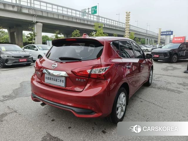 Nissan Tiida 2021 Красный из Китая, фото 4