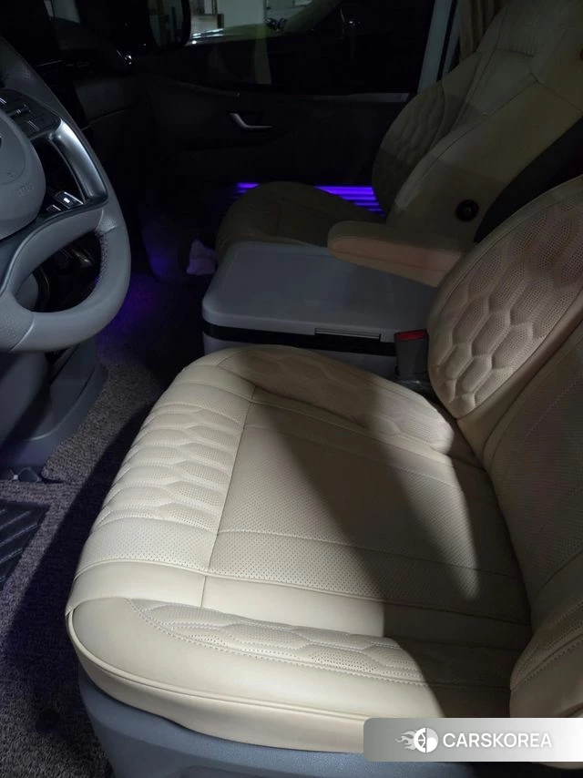 Hyundai Staria 2022 Белый из Кореи, фото 4