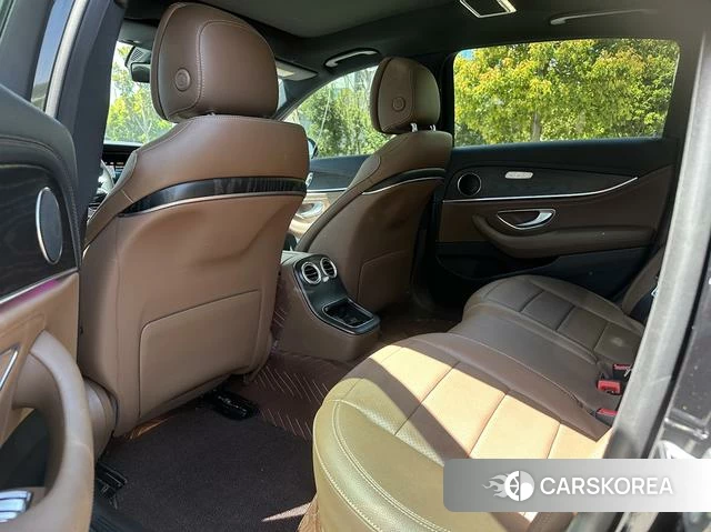 Mercedes-Benz E-Class 2021 Черный из Китая, фото 4