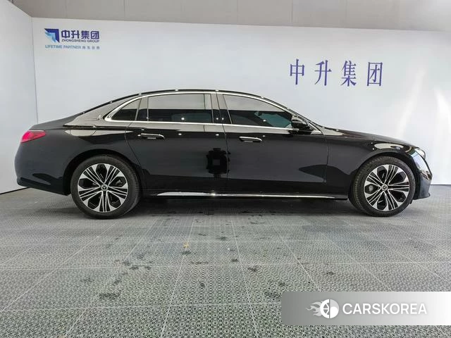Mercedes-Benz E-Class 2025 Черный из Китая, фото 4