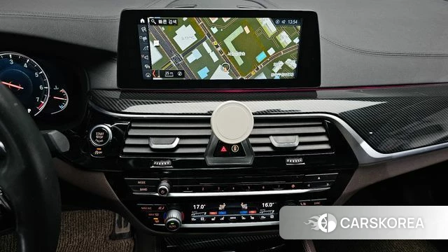 BMW 5 Series (G30) 2018 Белый из Кореи, фото 4