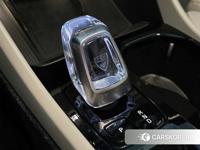 Volvo XC40 2025 Белый из Кореи, фото 4