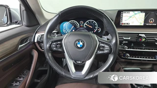 BMW 5 Series (G30) 2019 Светло-серебряный цвет из Кореи, фото 4