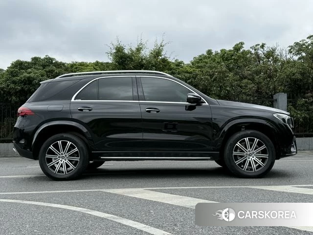 Mercedes-Benz GLE 2024 Черный из Китая, фото 4