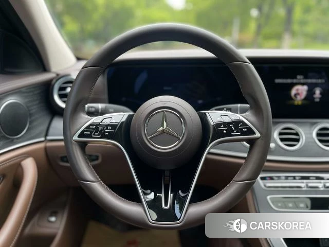 Mercedes-Benz E-Class 2023 Черный из Китая, фото 4