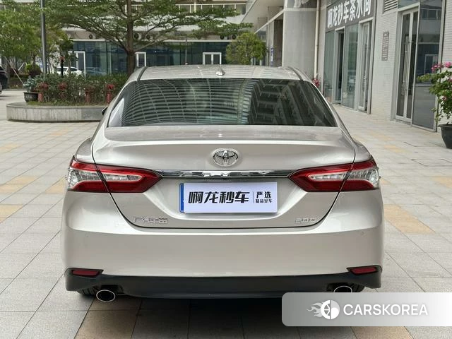 Toyota Camry 2021 Серебристо-серый из Китая, фото 4