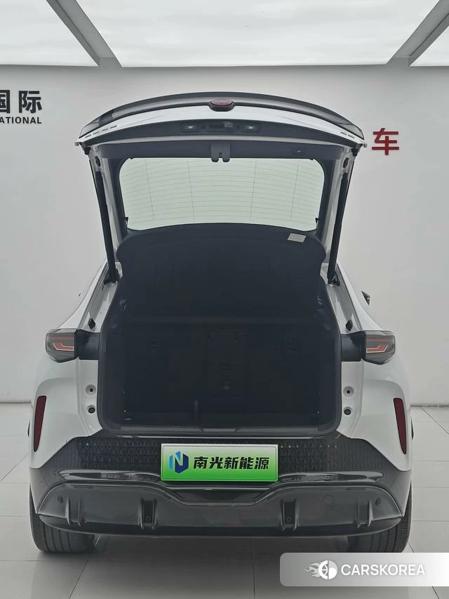 Volkswagen ID. UNYX 2025 Белый из Китая, фото 4