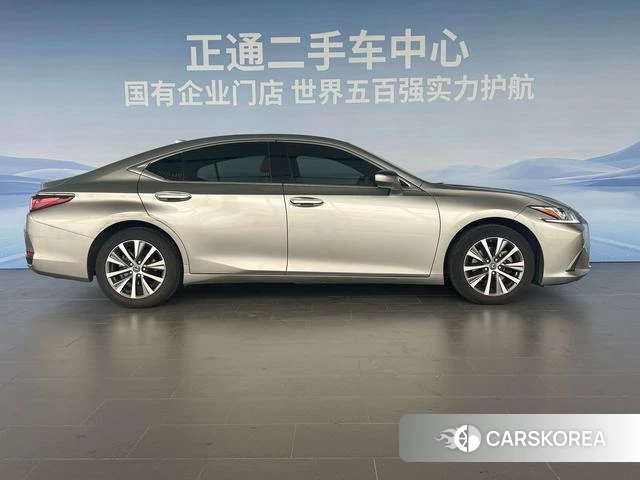 Lexus ES 2021 Серебристо-серый из Китая, фото 4