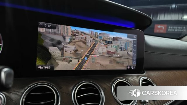Mercedes-Benz E-Class W213 2019 Белый из Кореи, фото 4