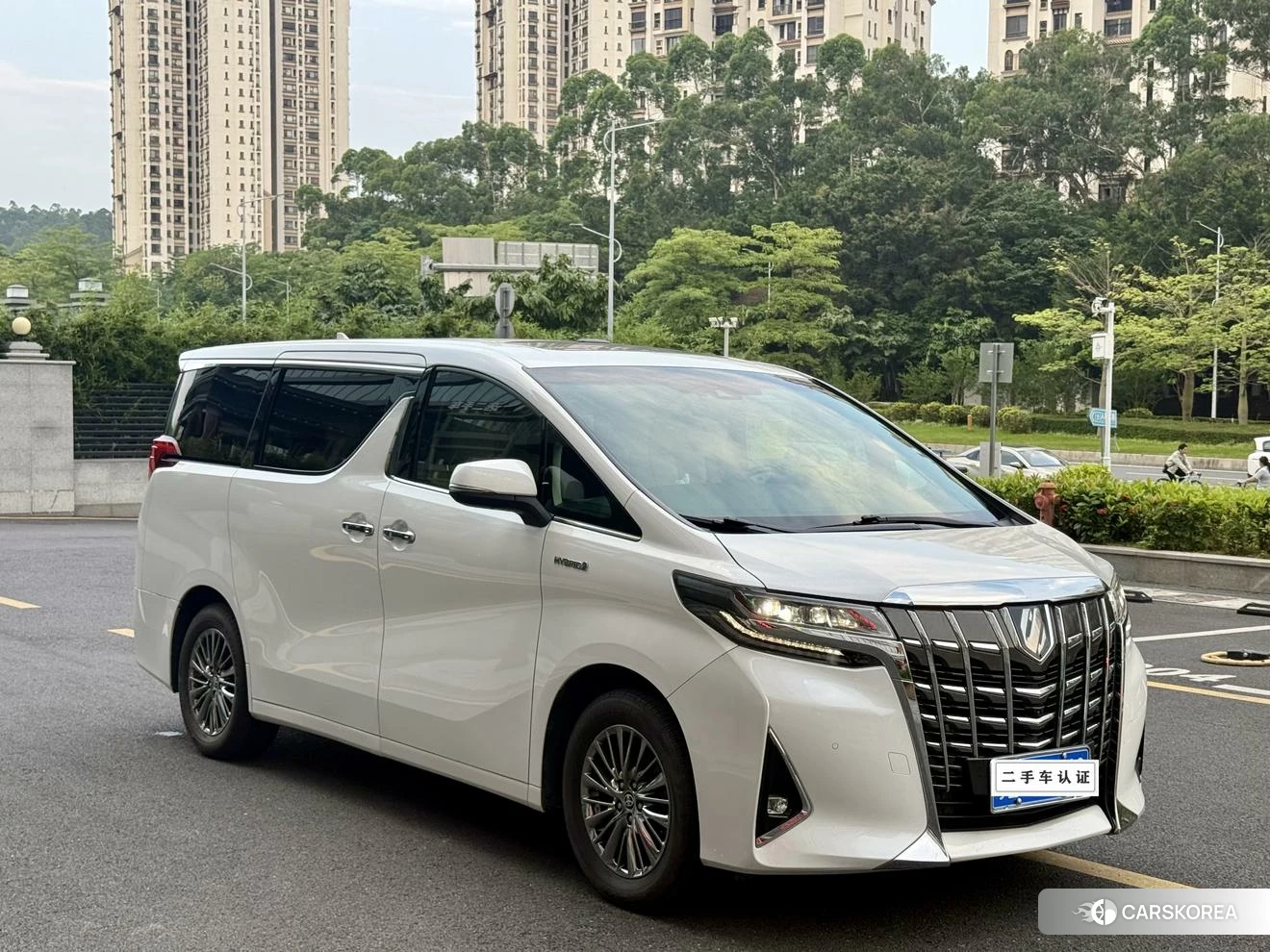 Toyota Alphard 2021 Белый из Китая, фото 4
