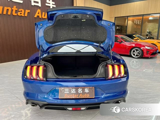 Ford Mustang 2022 Синий из Китая, фото 4