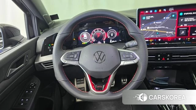 Volkswagen Golf 8th Generation 2026 Черный из Кореи, фото 4