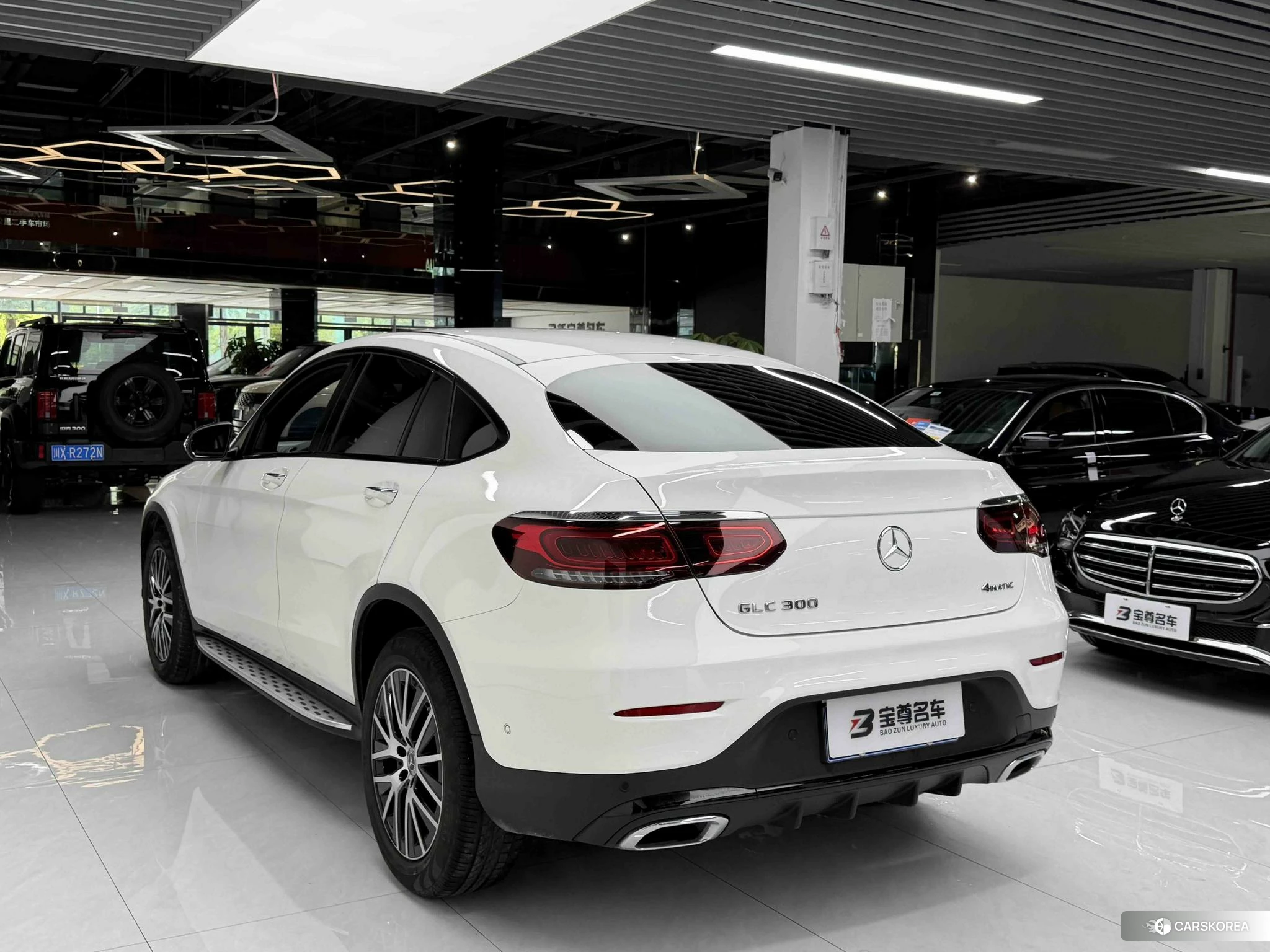 Mercedes-Benz GLC 2021 Белый из Китая, фото 4