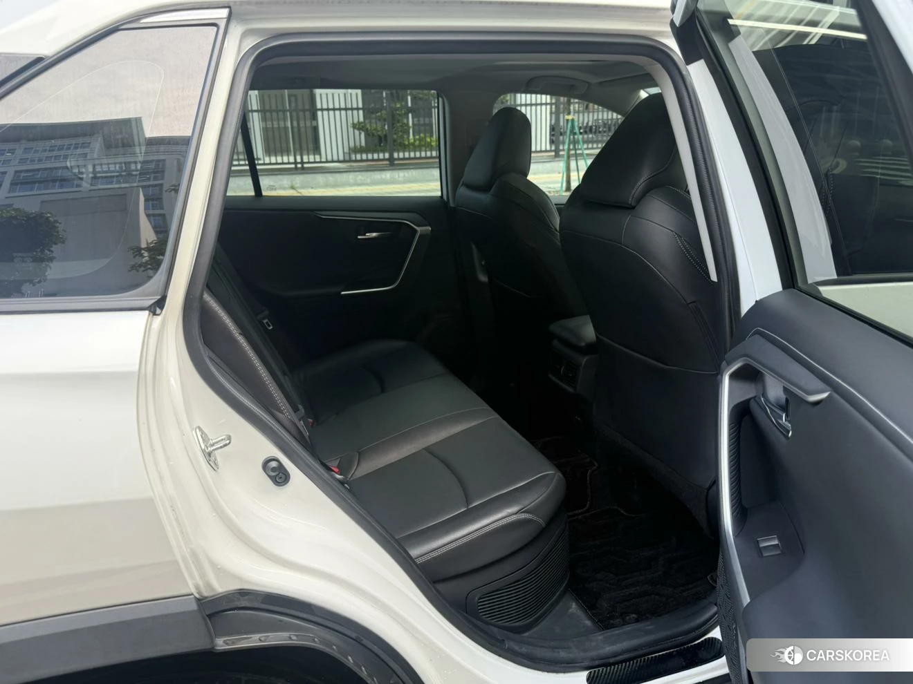 Toyota RAV4 2022 Белый из Китая, фото 4