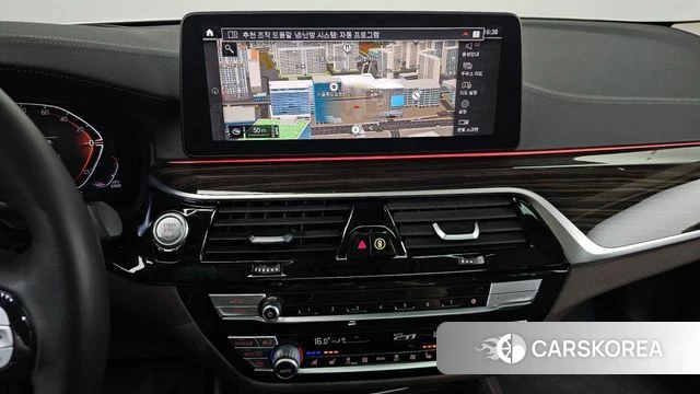 BMW 5 Series (G30) 2021 Белый из Кореи, фото 4