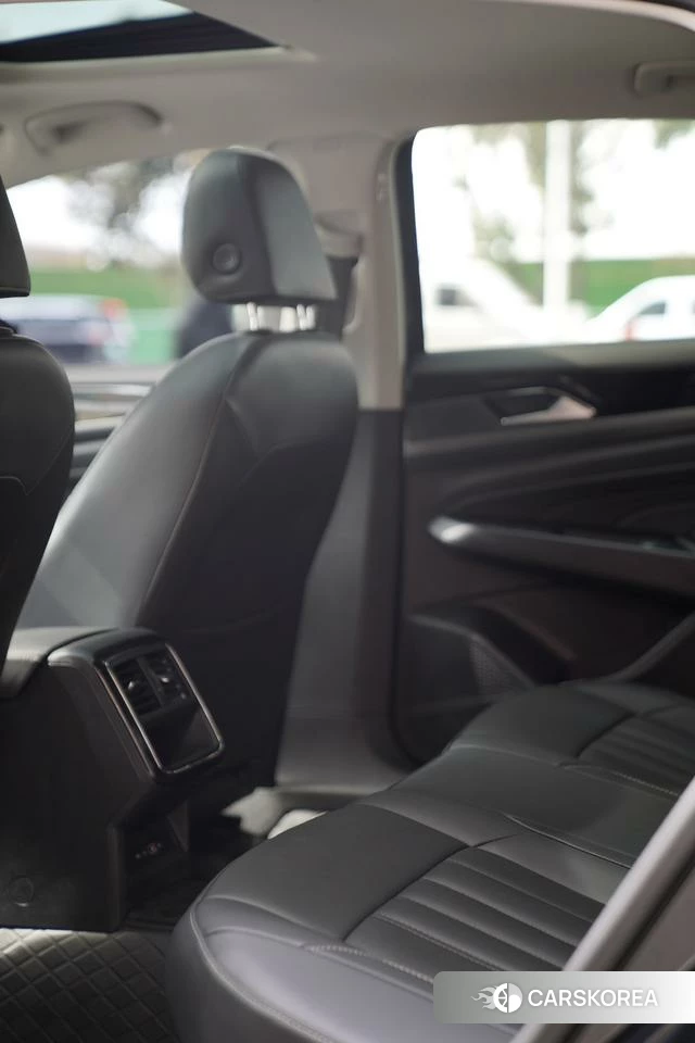 Volkswagen Passat 2024 Черный из Китая, фото 4