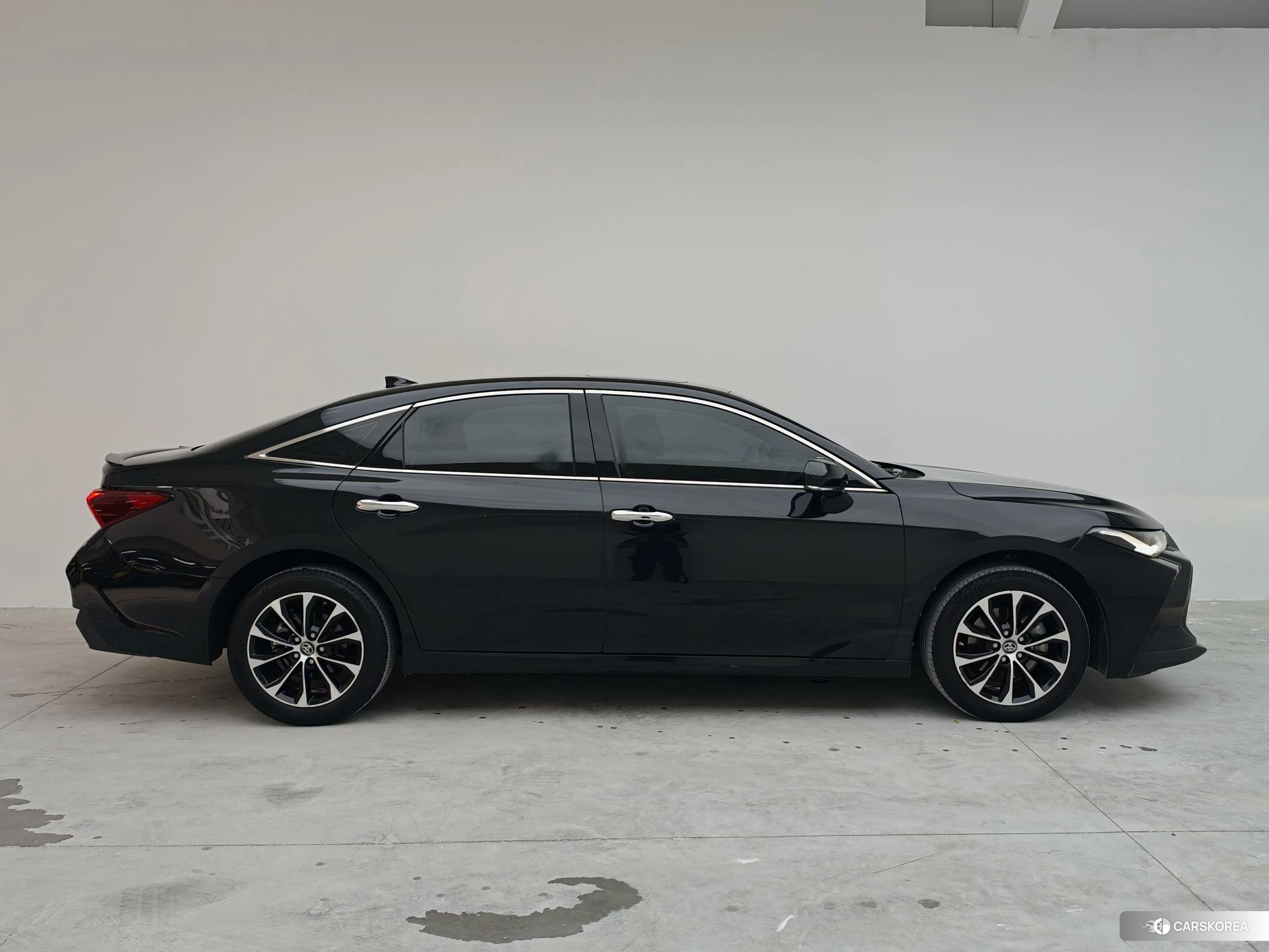 Toyota Avalon 2023 Черный из Китая, фото 4