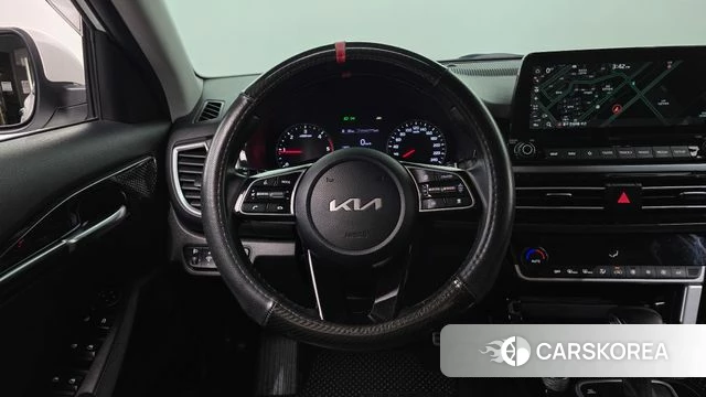 Kia Seltos 2022 Белый из Кореи, фото 4