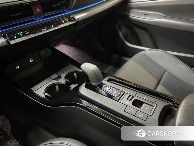 Toyota Prius 5th Generation 2025 Красный из Кореи, фото 4