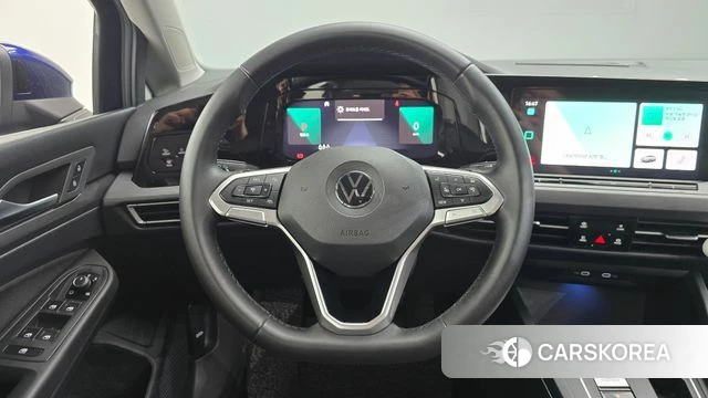 Volkswagen Golf 8th Generation 2022 Синий из Кореи, фото 4