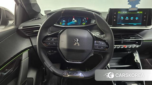 Peugeot e-208 second Generation 2022 Белый из Кореи, фото 4