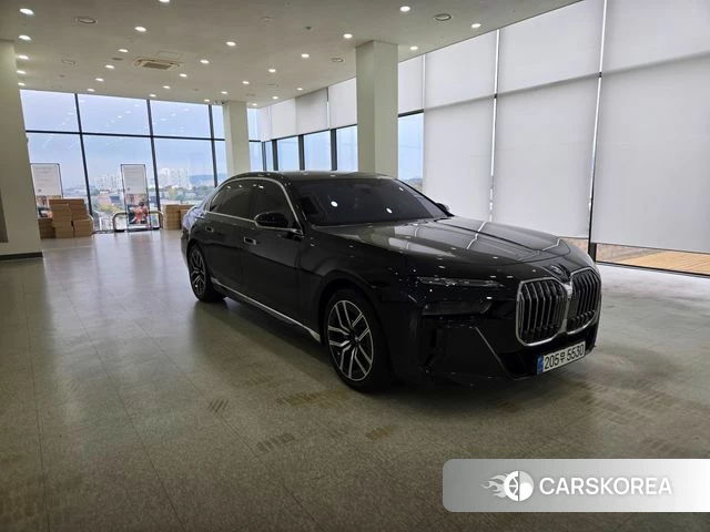 BMW 7 Series (G70) 2026 Черный из Кореи, фото 4