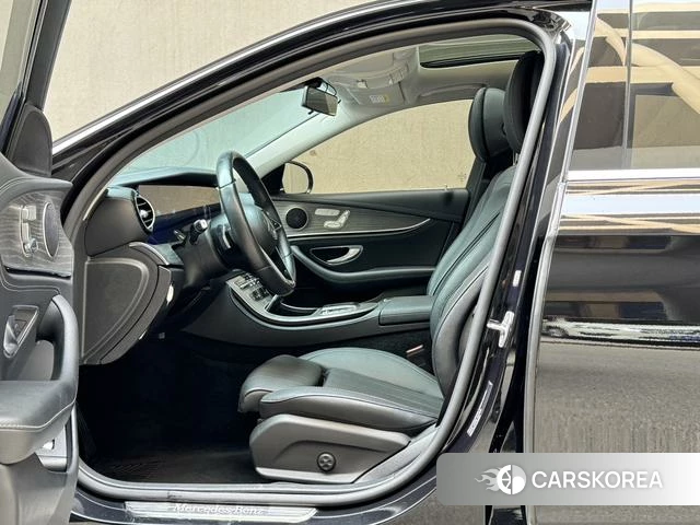 Mercedes-Benz E-Class 2021 Черный из Китая, фото 4