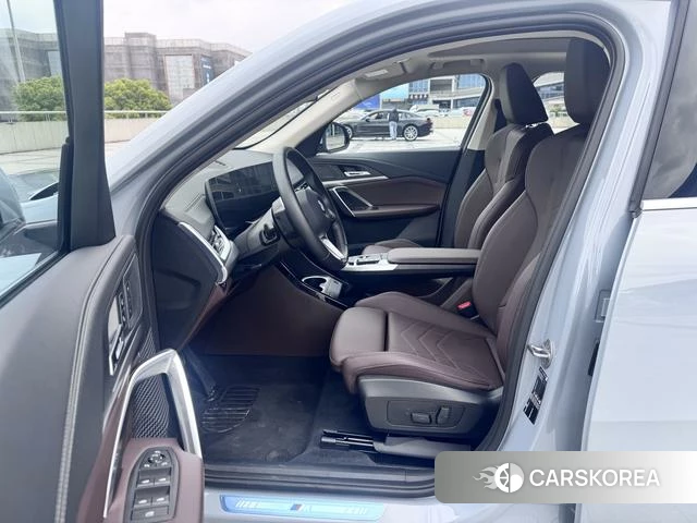 BMW X2 2025 Серебристо-серый из Китая, фото 4
