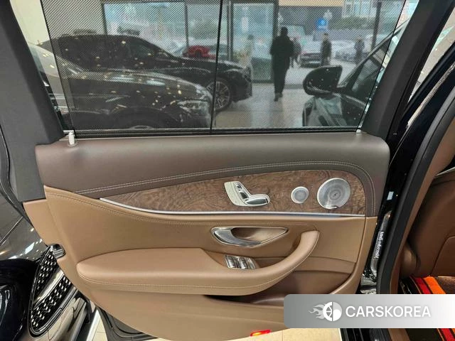 Mercedes-Benz E-Class 2021 Черный из Китая, фото 4