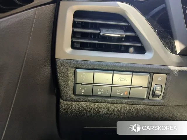 Ssangyong Beautiful Korando 2022 Белый двухцветный из Кореи, фото 4