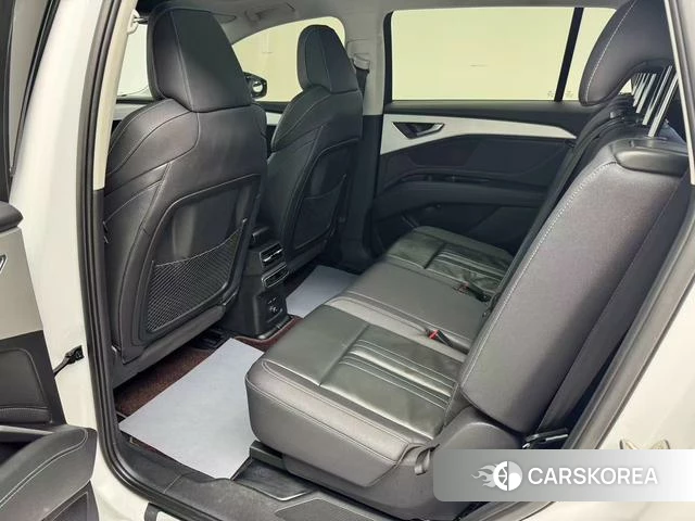 Audi Q5L 2023 Белый из Китая, фото 4